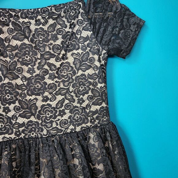 Chi Chi London Women’s Dress 6 Black Cream Floral Lace Fit Flare Retro - Picture 7 of 13